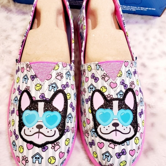 Bob's Boston terrier/French bulldog  Skechers - Picture 7 of 16